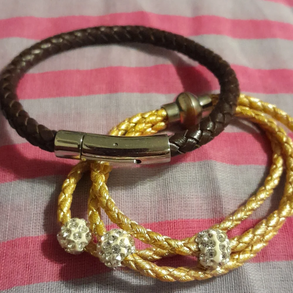 Bracelet - Picture 1 of 5